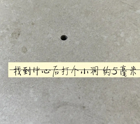 西藏瓷砖空鼓维修公司专业解答在瓷砖铺贴过程中，如果砂料搅拌不均匀，将会带来以下问题